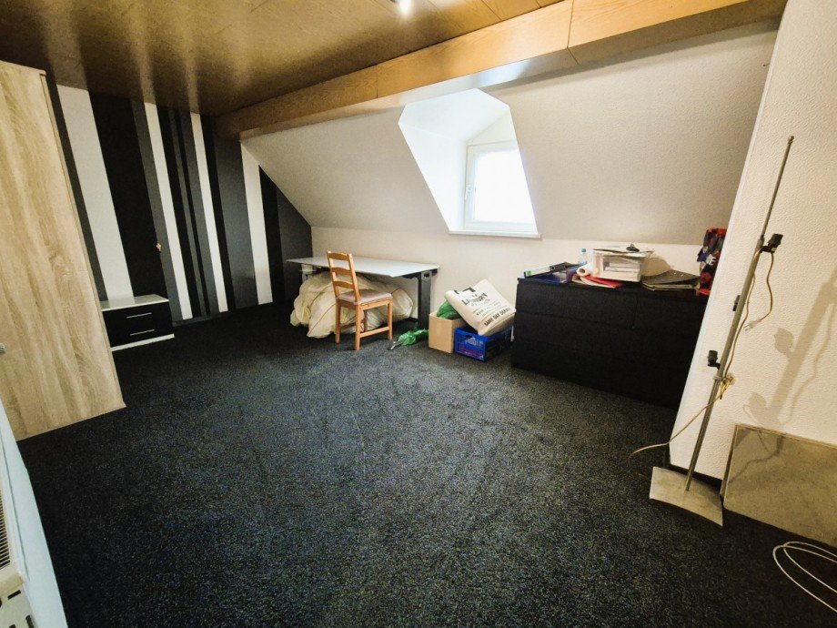 Raum 2 DG Reihenmittelhaus K�ln