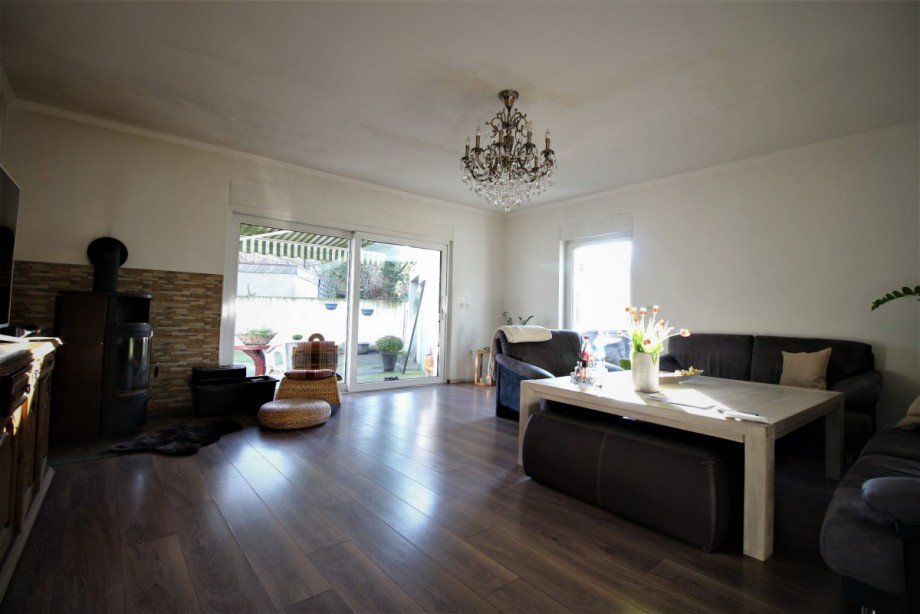 Wohnzimmer EG Mehrfamilienhaus Gelsenkirchen