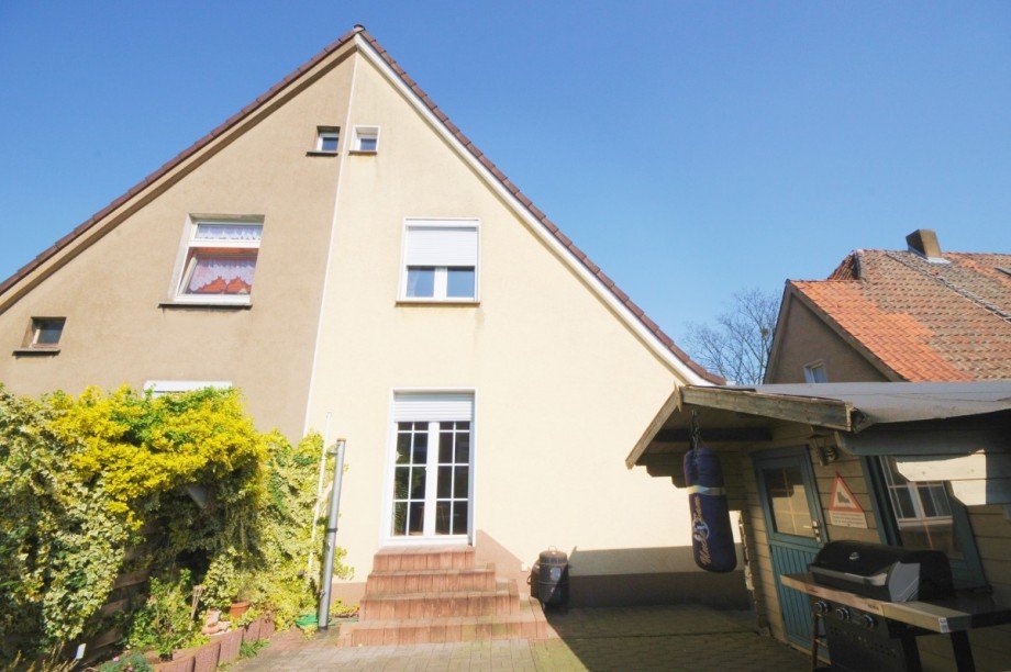 Hof u. Gartenteilansicht Doppelhaush�lfte Gelsenkirchen